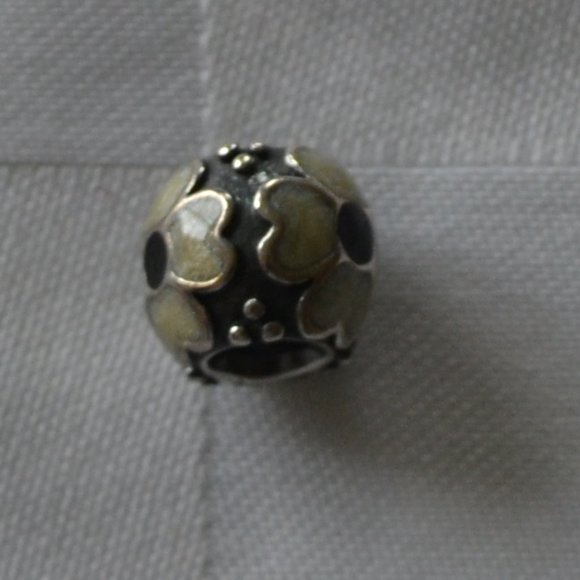 Authentic Pandora Daisy Charm - Picture 4 of 7